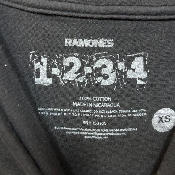 The Ramones Arturo Vega Presidential Seal Punk Band Logo Tee XS - Picture 4 of 4